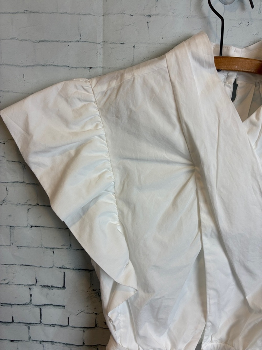 Derek Lam 10 Crosby Brynn Ruffle Wrap White Top Size 6 Like New Elevated Basic - Picture 7 of 16